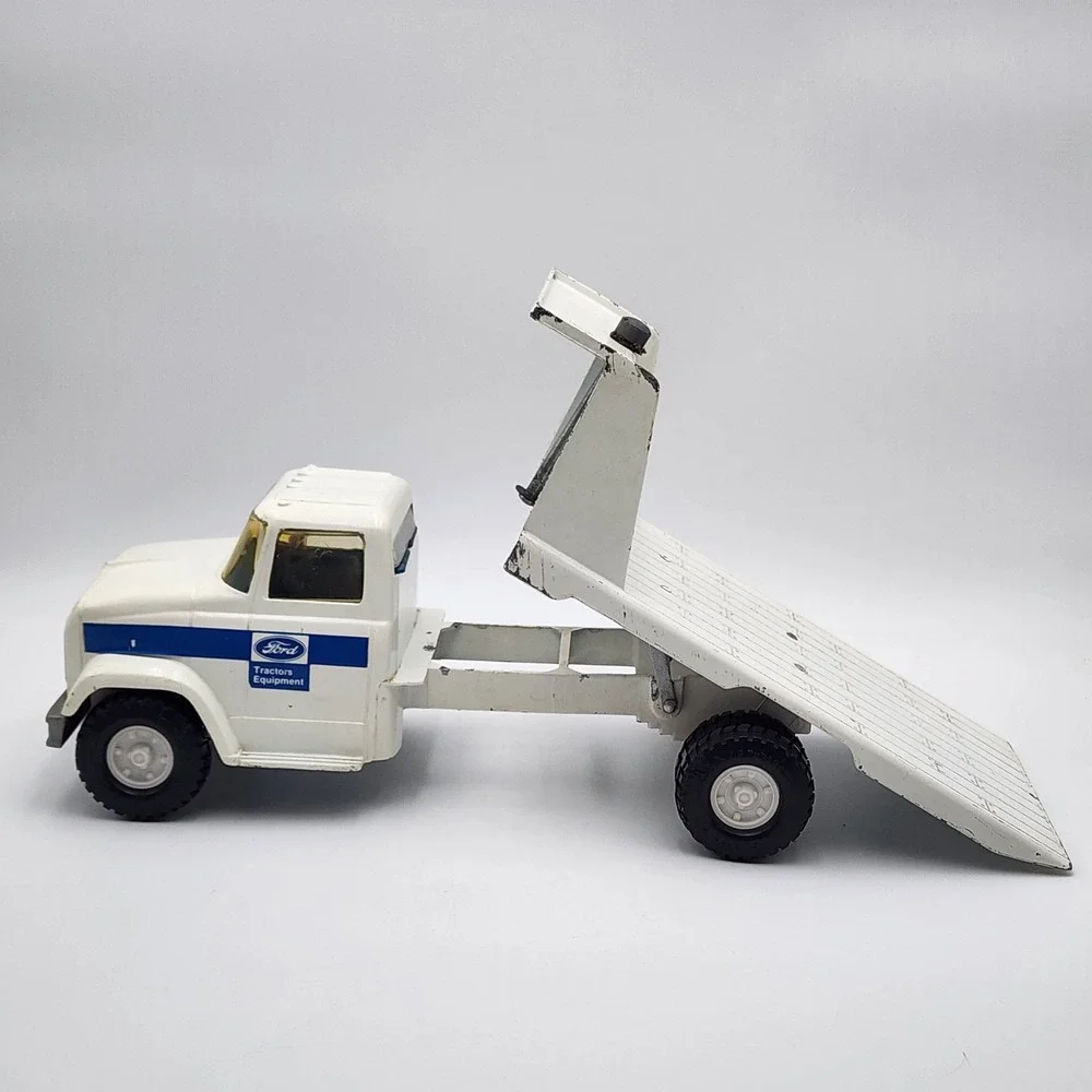 1/16‎ Ertl Tilt Bed Ford Tractors Equipment Implement Truck Rollback SEE PHOTOS
